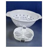 White Plastic Colander Bowl w/ Insert Tray