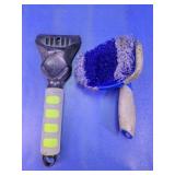Car Ice Scraper and Tire Scrub Brush Set