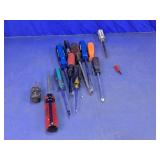Assorted Screwdriver & Pry Tool Set