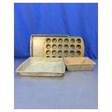 Assorted Metal Baking Pans