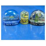 New York Souvenir Snow Globe Set
