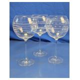 Etched Balloon Wine Glass Set