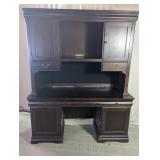 Riverside Furniture Wooden Executive Desk w/Hutch
