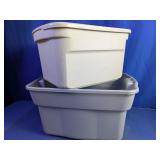 White Plastic Storage Tote Assortment