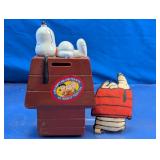 Peanuts Snoopy Doghouse Coin Bank Set