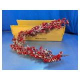 Red Berry Decorative Garland