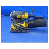 DeWalt DWE6411 1/4-Sheet Cordless Palm Sander
