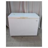 Wood's Deep Chest Storage Freezer