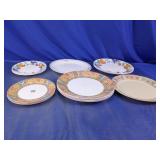 Assorted Plastic Dinner & Salad Plates Lot