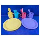 Colorful Plastic Picnic Dinnerware Set