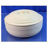 Air Ware Plastic Round Covered Serving Dish