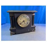 Mantel Shelf Clock With Column Design