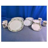 Holiday Dinnerware Set by Gibson