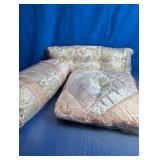 Universal Home Fashions Decorative Pillow Set