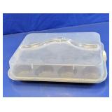 12-Cup Muffin Pan with Cover