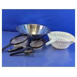 Kitchen Colanders, Strainers & Mixing Bowl