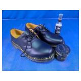 Dr. Martens Classic Leather Shoes & Care Kit