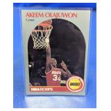 1990 NBA HOOPS HOF AKEEM OLAJUWON CARD