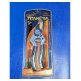 Fiskars Titanium Pro Bypass Pruner