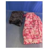 AE Distressed Shorts & Stosh Pink Camo Pants Lot