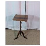 Vtg Scalloped Top Wood Pedestal Side Table