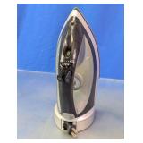 Hamilton Beach 14210R Retractable Cord Iron