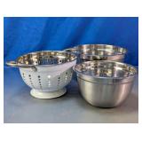 Stainless Steel Mixing Bowls & Metal Colander Set