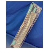 Retractable Microfiber Gap Duster