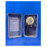 Dayton 2E259A 24-Hour Dial Time Switch Box