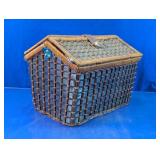 Vtg House-Shaped Wicker Picnic Basket
