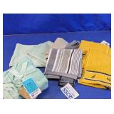 Assorted Bathroom Towel & Washcloth Lot