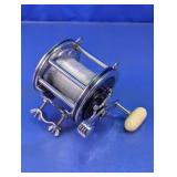 Vtg. Penn 4/0 Senator Conventional Fishing Reel
