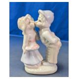 Vtg Kissing Boy & Girl Porcelain Figurine