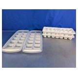 Set of 2 Lidded Ice Cube Trays