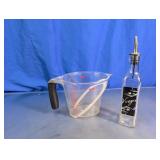 OXO 4-Cup Measuring Cup & Vinegar Bottle Set