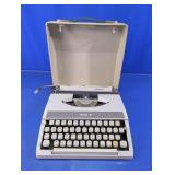 Vintage Royal Mercury Portable Typewriter w/Case