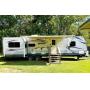 2013 Avenger 32' Travel trailer w/3 slides