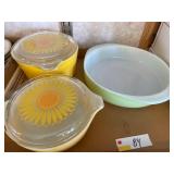 vintage Pyrex yellow and Lime dishes