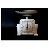 Vintage Accurate Art Deco Style Scale