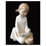 Porcelain Lladro Nao Figurine #564