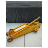Wilmar W1614 2 Ton Hydraulic Floor Jack