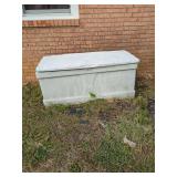 Suncast Deck Box with Various Flower Pots