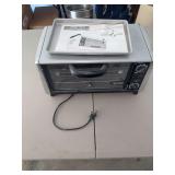 Black & Decker Toast-R-Oven Toaster Oven with Accessories
