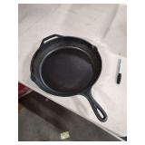 CRACKER BARREL 12 INCH CAST IRON SKILLET WITH SMOKE RING