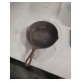 8 INCH CAST IRON SKILLET WITH SMOKE RING MARKED #5