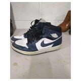 NIKE AIR JORDAN SZ 13 SHOES