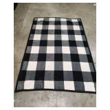 BETTER HOMES AND GARDEN THROW BLANKET