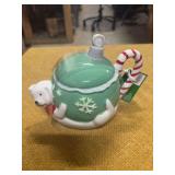NEW ORNAMENT CERAMIC MUG WITH LID.  18 OUNCES
