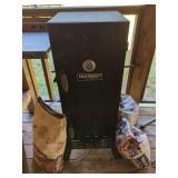 Masterbuilt Pro Series Smoker