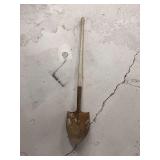 Round Point Shovel with Wood Handle